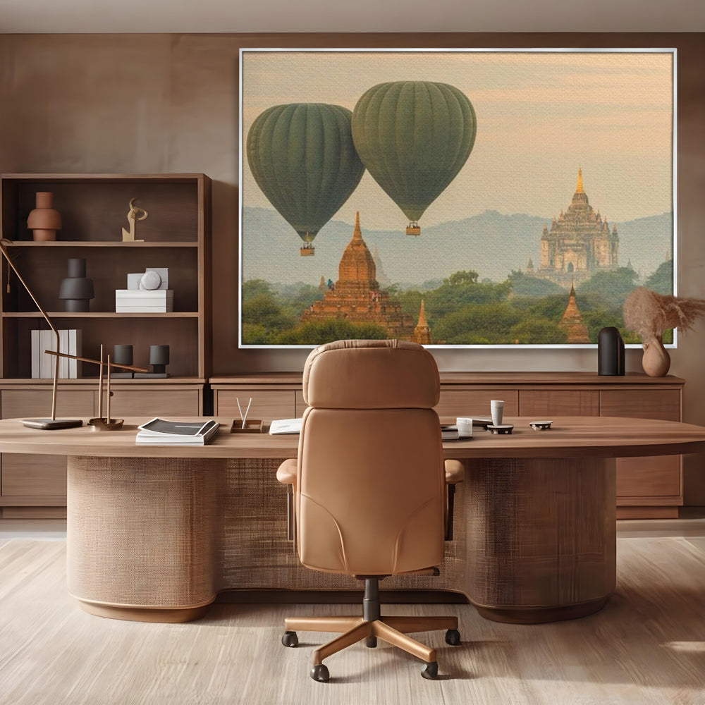 Tablou canvas cu tablou canvas cu peisaj din bagan, in rama de aluminiu argintiu, pe perete intr-un birou